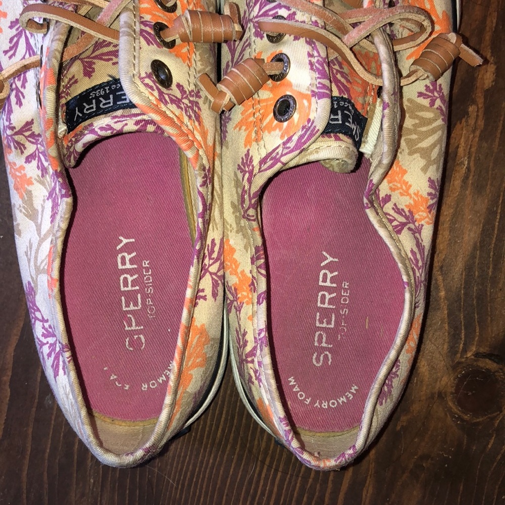 Sperry Tan Leaf Printed Top-Sider Boat Shoes - Picture 5 of 9